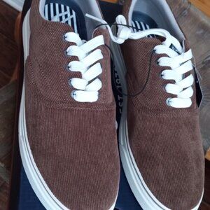 Chaps Men's Size 13 Canvas Chase Lace up Fashion Sneakers NEW!